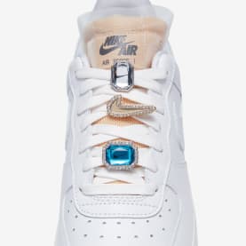 Nike voorziet de Air Force 1 '07 LX van een flinke dosis Bling!