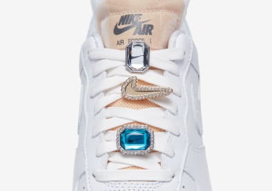 Nike voorziet de Air Force 1 '07 LX van een flinke dosis Bling!