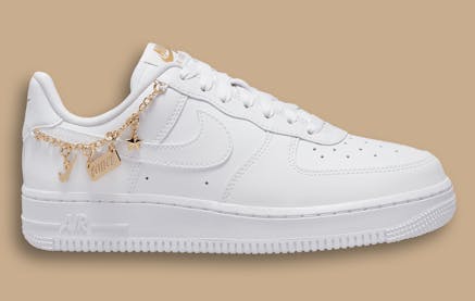 Nike Air Force 1 07 LX Lucky Charms Foto 1