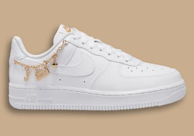 Nike Air Force 1 07 LX Lucky Charms Foto 1