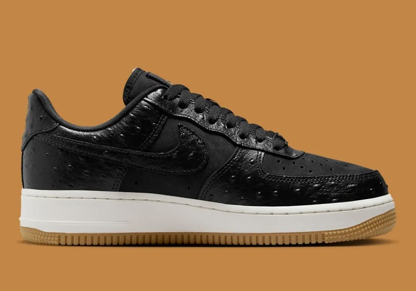 Nike Air Force 1 07 LX Wmns Black Ostrich Foto 3