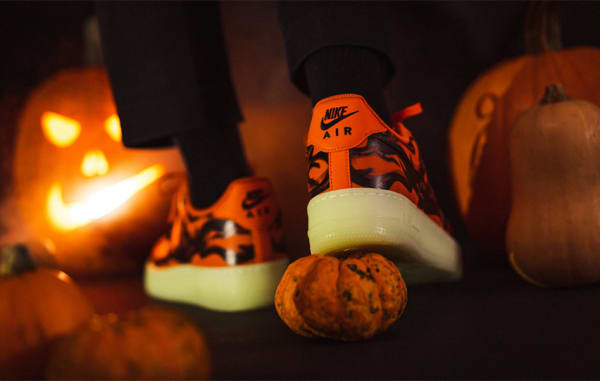 Nike Air Force 1 07 Skeleton QS Starfish Foto 1