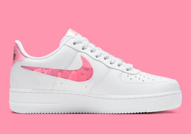 Verklaar binnenkort de liefde aan deze Nike Air Force 1 "Love For All"