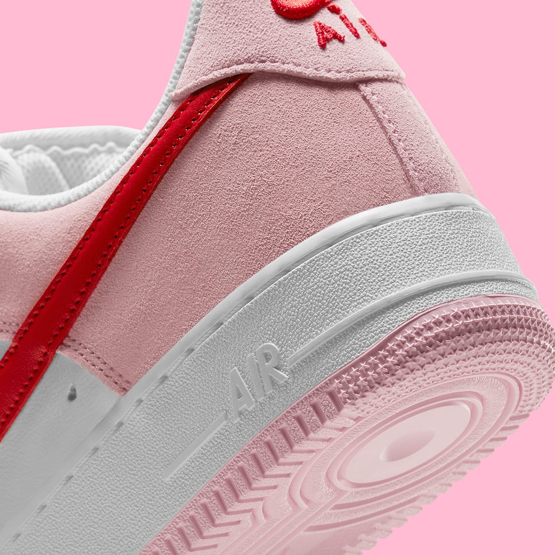 Nike komt met nog een Air Force 1 voor Valentijnsdag