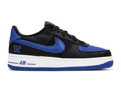 Deze Nike Air Force 1 Low "82" wisselt de Bred en Royal colorways af