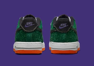 Nike Air Force 1 Low GS Shaggy Green Suede Foto 5