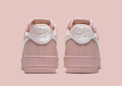 Nike Air Force 1 Low Pink Fur Foto 6