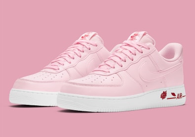 Nike dropt twee bloemige Air Force 1 Low "Rose" sneakers