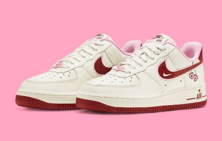 Nike Air Force 1 Low Valentines Day 2023 Foto 2