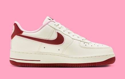 Nike Air Force 1 Low Valentines Day 2023 Foto 3