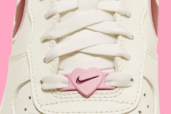 Nike Air Force 1 Low Valentines Day 2023 Foto 7