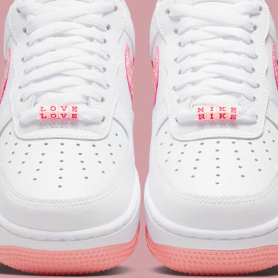 Nike Air Force 1 Low Valentines Day Foto 9