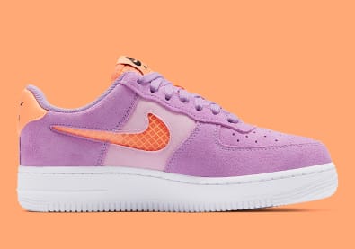 Nike voorziet de Air Force 1 Cut-Out Swoosh van een nieuwe Violet Star colorway