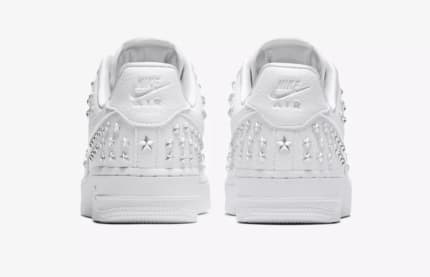 Nike komt met een gewaagde "Star Studded" Air Force 1 Low voor dames