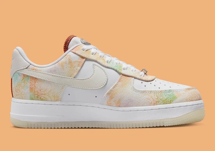 Nike Air Force 1 Low Wmns Washed Paisley Foto 3