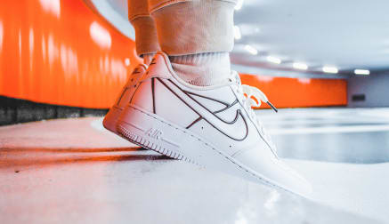 Op 21 Januari dropt Nike deze Nike Air Force 1 Low "Metallic Pewter"