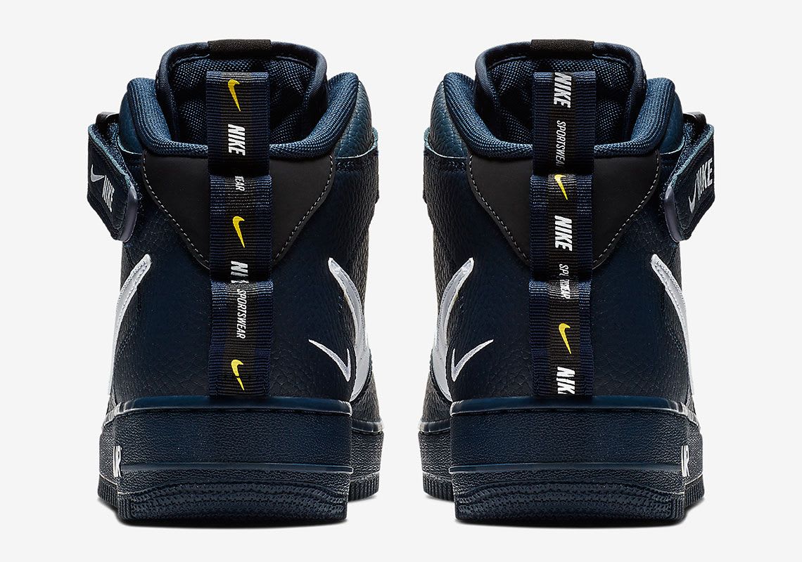 Must have! De Nike Air Force 1 Mid Utility Navy