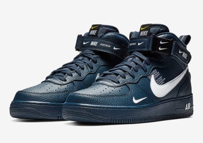 Must have! De Nike Air Force 1 Mid Utility Navy