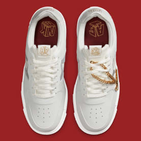 Nike voorziet de Air Force 1 Pixel van een gouden ketting en hanger