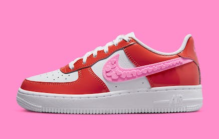 Nike Air Force 1 Valentines Day 2023 Foto 1
