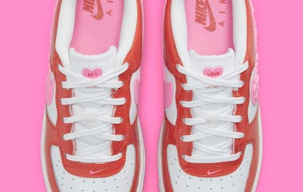Nike Air Force 1 Valentines Day 2023 Foto 4