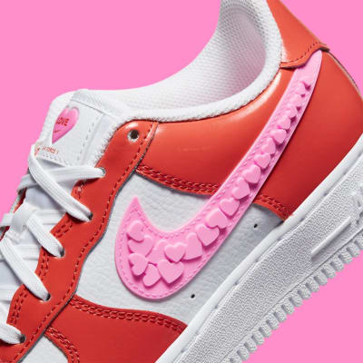 Nike Air Force 1 Valentines Day 2023 Foto 7