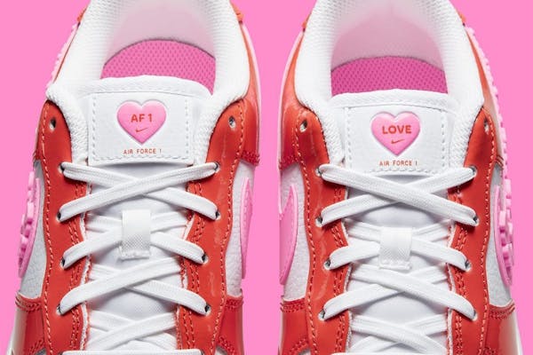 Nike Air Force 1 Valentines Day 2023 Foto 8