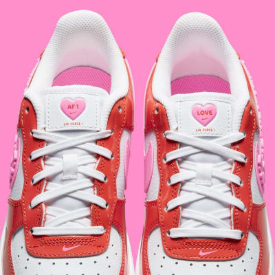 Nike Air Force 1 Valentines Day 2023 Foto 8