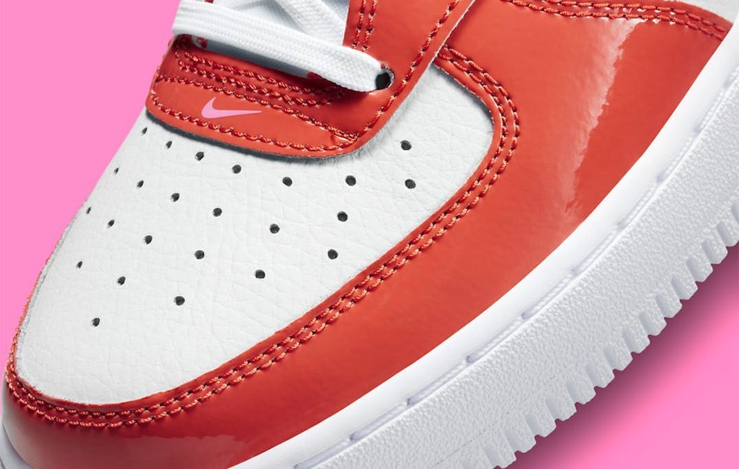 Nike Air Force 1 Valentines Day 2023 Foto 9