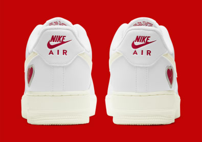 Verras jouw valentijn volgend jaar met deze Nike Air Force 1 "Valentine's Day"