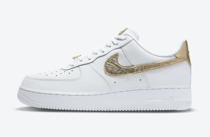 Bling! Een met gouden details afgewerkte Nike Air Force 1 is onderweg