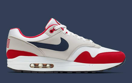 Buy nike top betsy ross