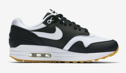 De Officiële Foto's Van De Nike Air Max 1 Black/White Gum