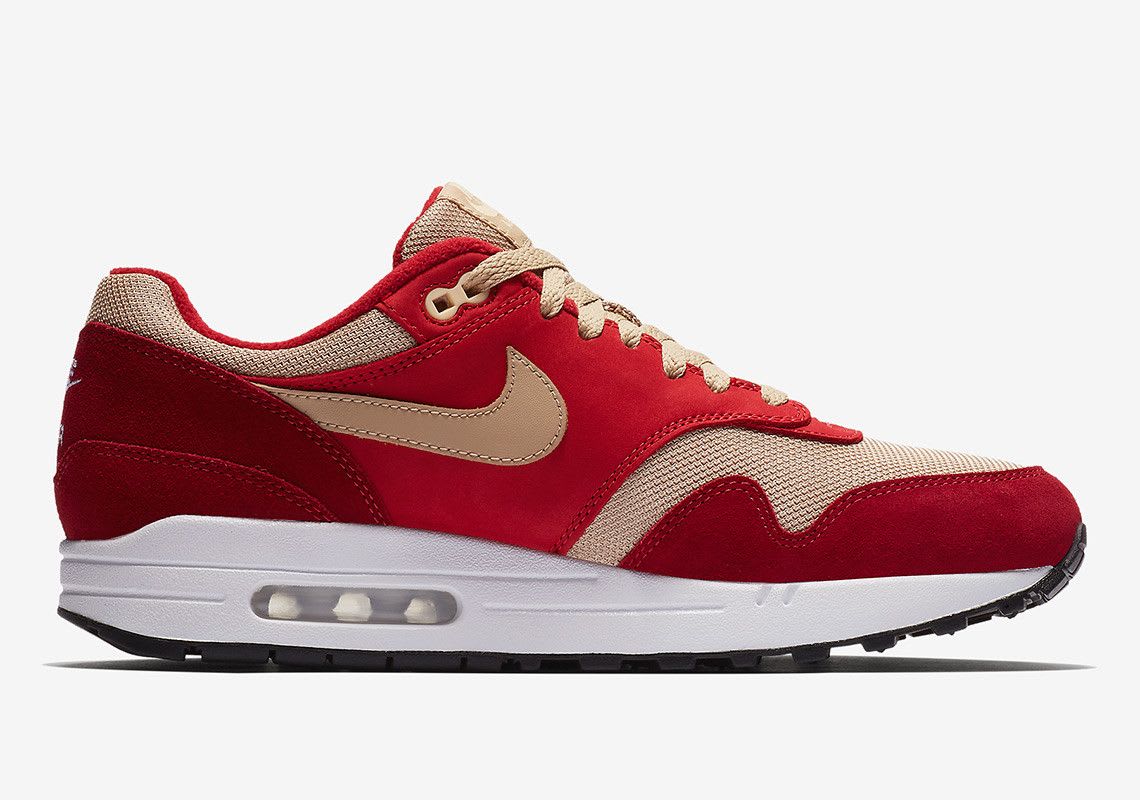 Een Gedetailleerde Blik Op Het Nike Air Max 1 “Curry” Pack