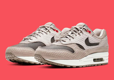 Nike dropt deze zomer de Nike Air Max 1 Premium "Cut-Out Swoosh"