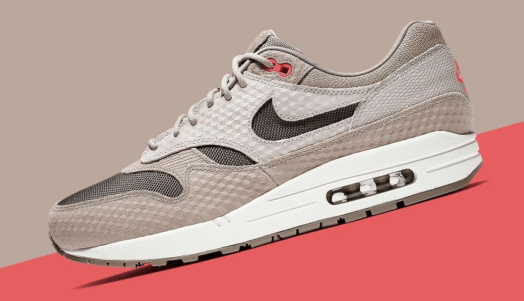 nike air max 1 cut out swoosh moon particle