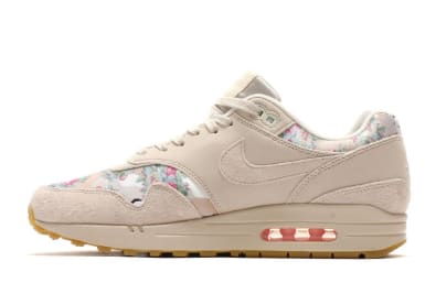 Incoming Heat: De Nike Air Max 1 Desert Sand Floral