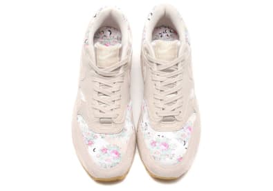 Incoming Heat: De Nike Air Max 1 Desert Sand Floral