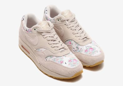 Incoming Heat: De Nike Air Max 1 Desert Sand Floral