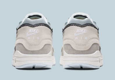 De officiële foto's van de Nike Air Max 1 Inside Out "Phantom" zijn binnen