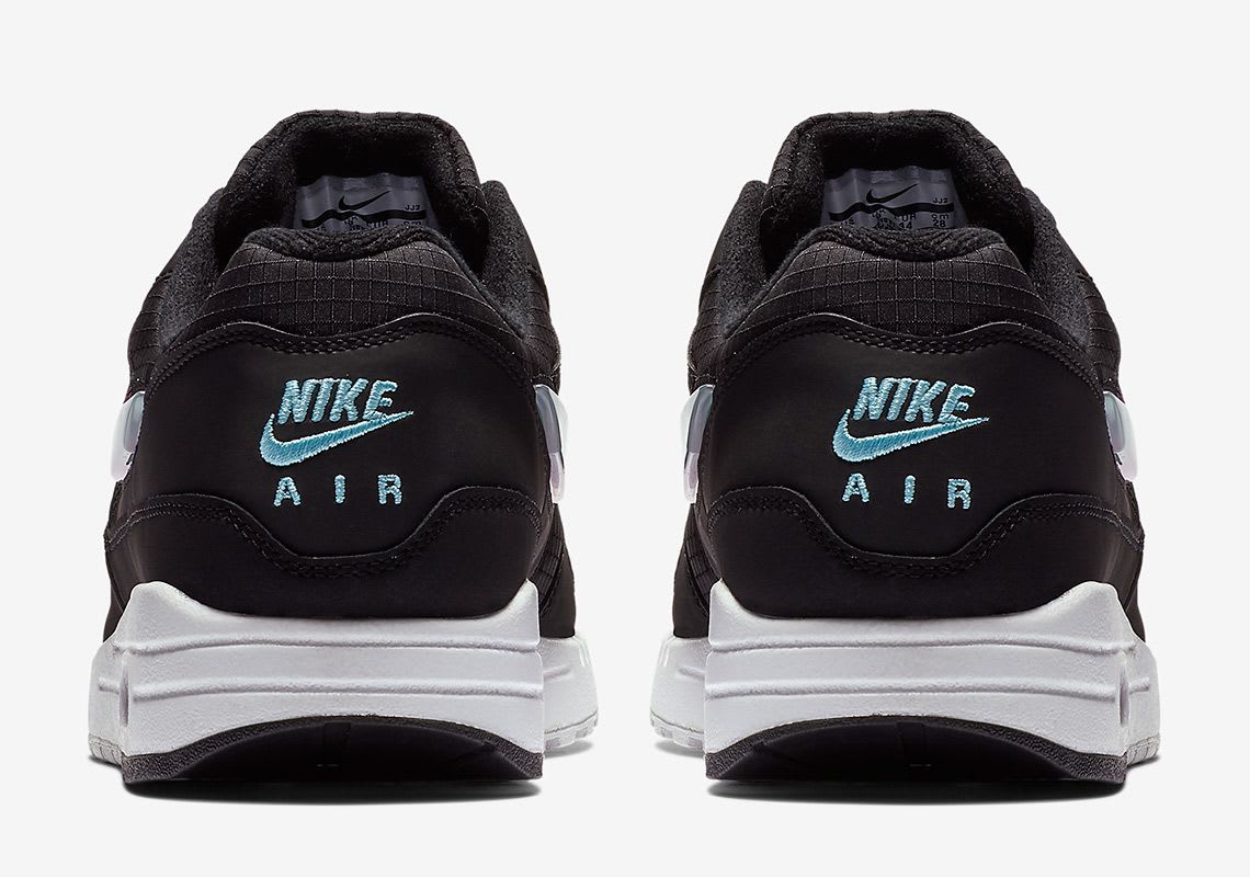 Gedropt in Amerika: De Nike Air Max 1 Jelly Swoosh "Black"