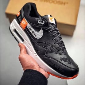 De Nike Air Max 1 "Just Do It" Krijgt Ook Zwarte Versie