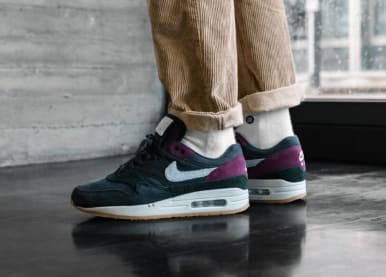 Incoming Heat: De Nike Air Max 1 Premium "Dark Obsidian" dropt deze week