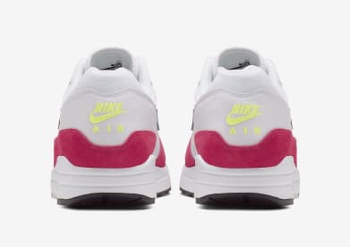 Nike dropt in April deze hele frisse "Red Neon" colorway voor de Air Max 1