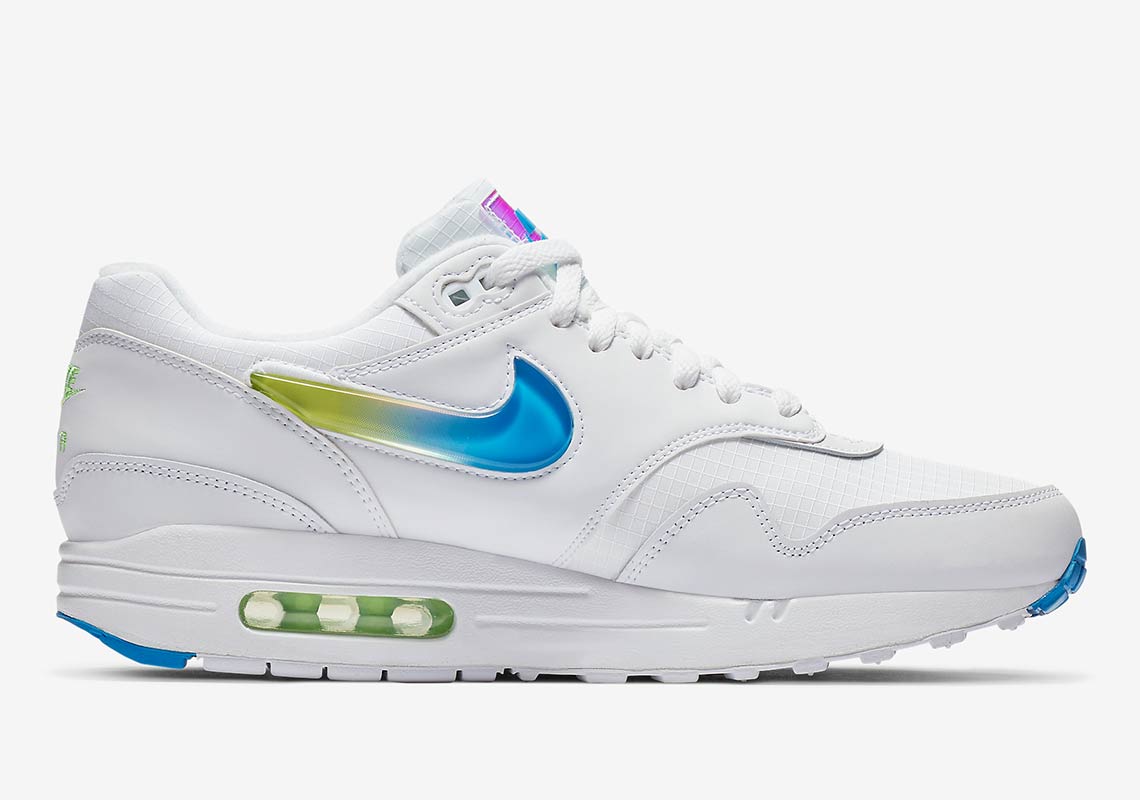 Onderweg: de Nike Air Max 1 SE "Jewel Swoosh"