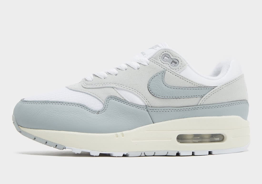 Nike Kondigt De 2024 Release Van De Nike Air Max 1 Sneaker Squad   Nike Air Max 1 Wmns Football Grey Foto 2 