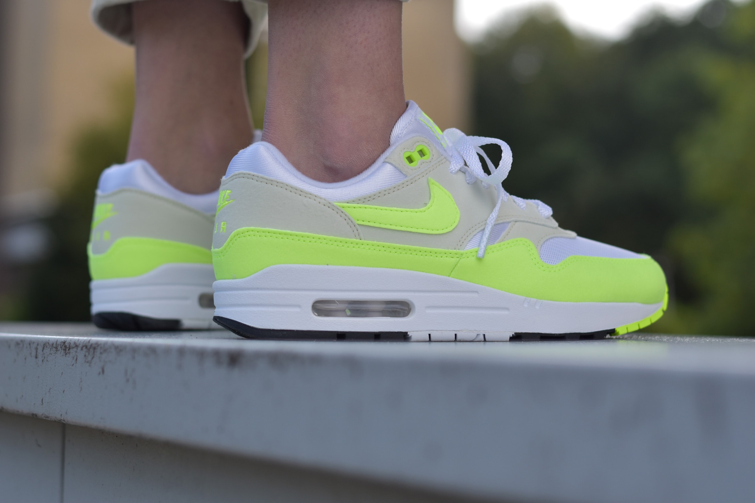 Nike air clearance max 1 volt