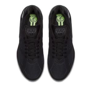 Bzzzt, aanschouw de Nike Air Max 180 Black Volt!