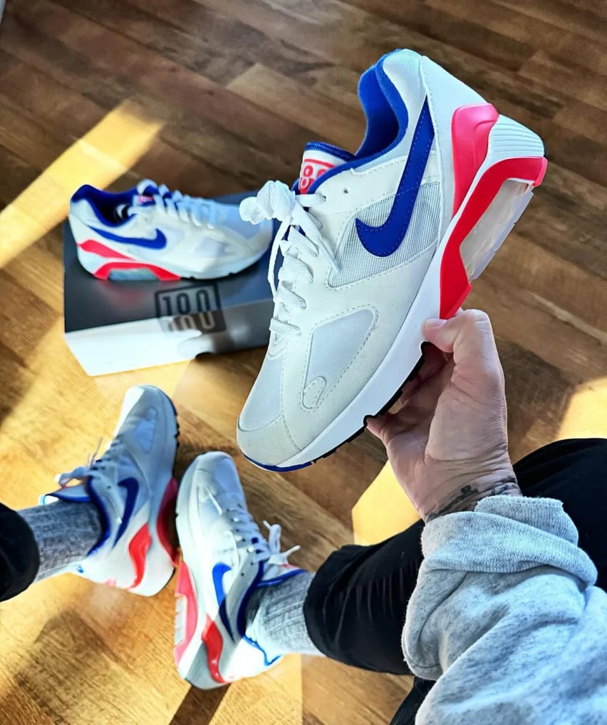 Nike Air Max 180 Ultramarine 2024 Foto 2