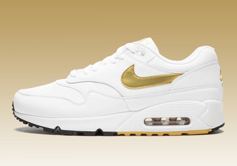 Maximaal shinen met de nieuwe Nike Air Max 90/1 White/Metallic Gold
